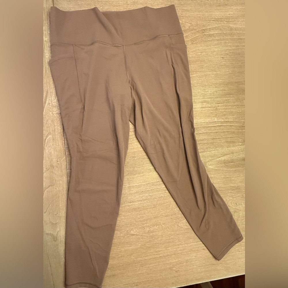 Athleta Salutation Stash Tight Tan/Light Brown Legging